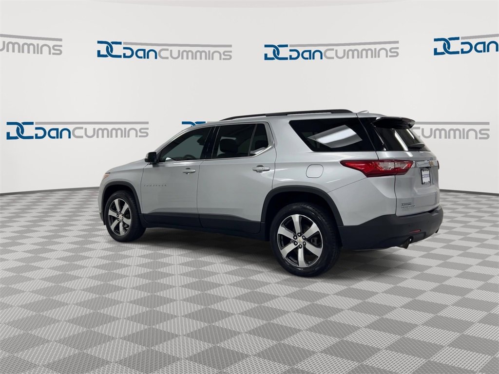 Used 2021 Chevrolet Traverse LT w/ LT Premium Package image 6