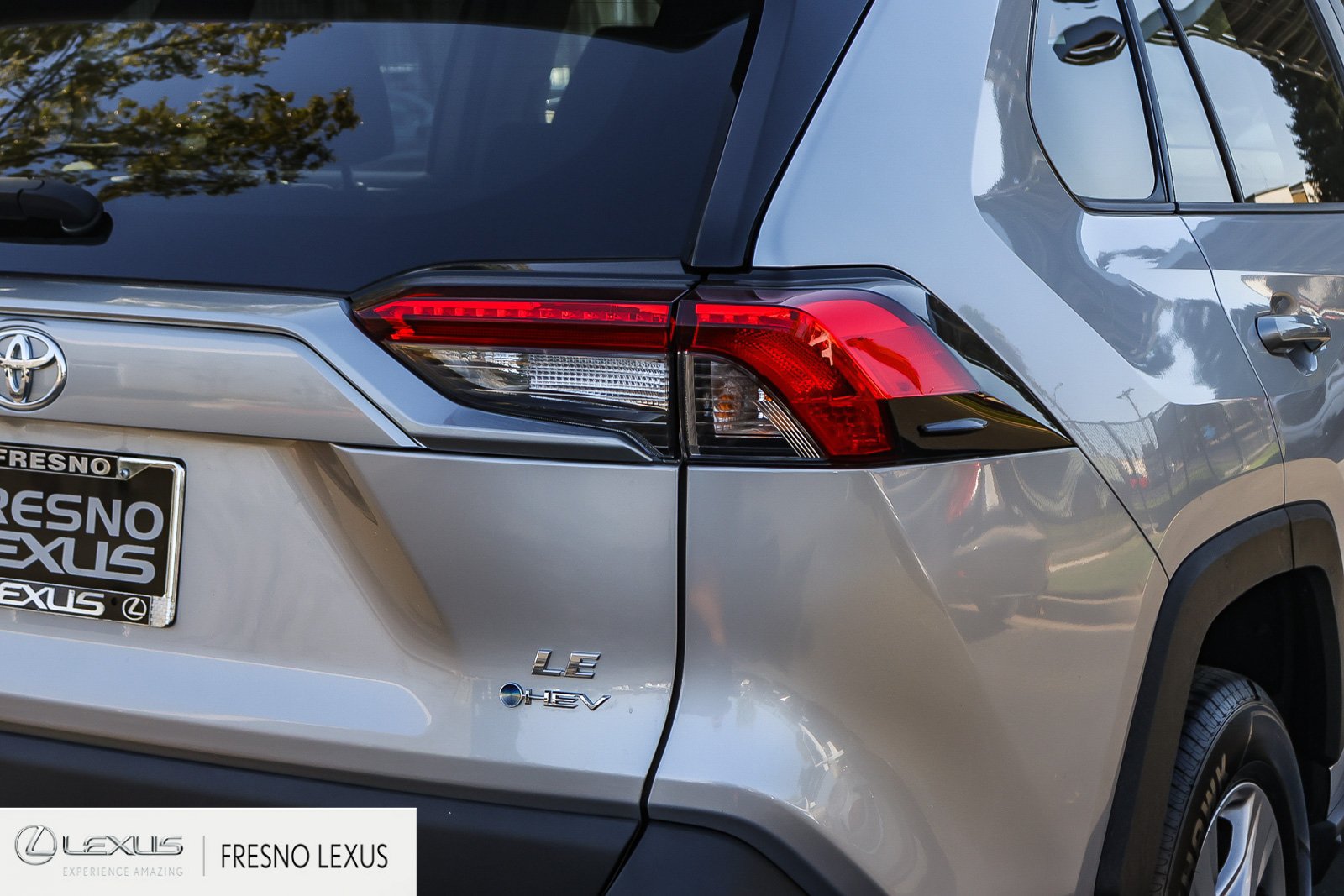 Used 2025 Toyota RAV4 LE AWD/4WD image 7