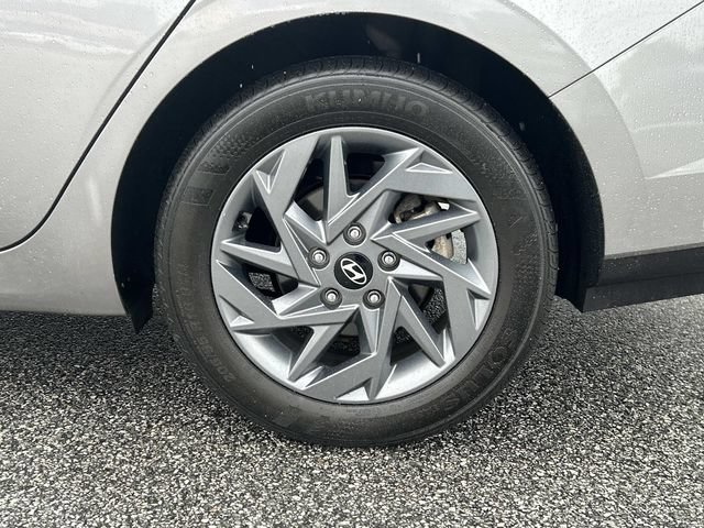 Certified 2024 Hyundai Elantra SEL FWD image 9