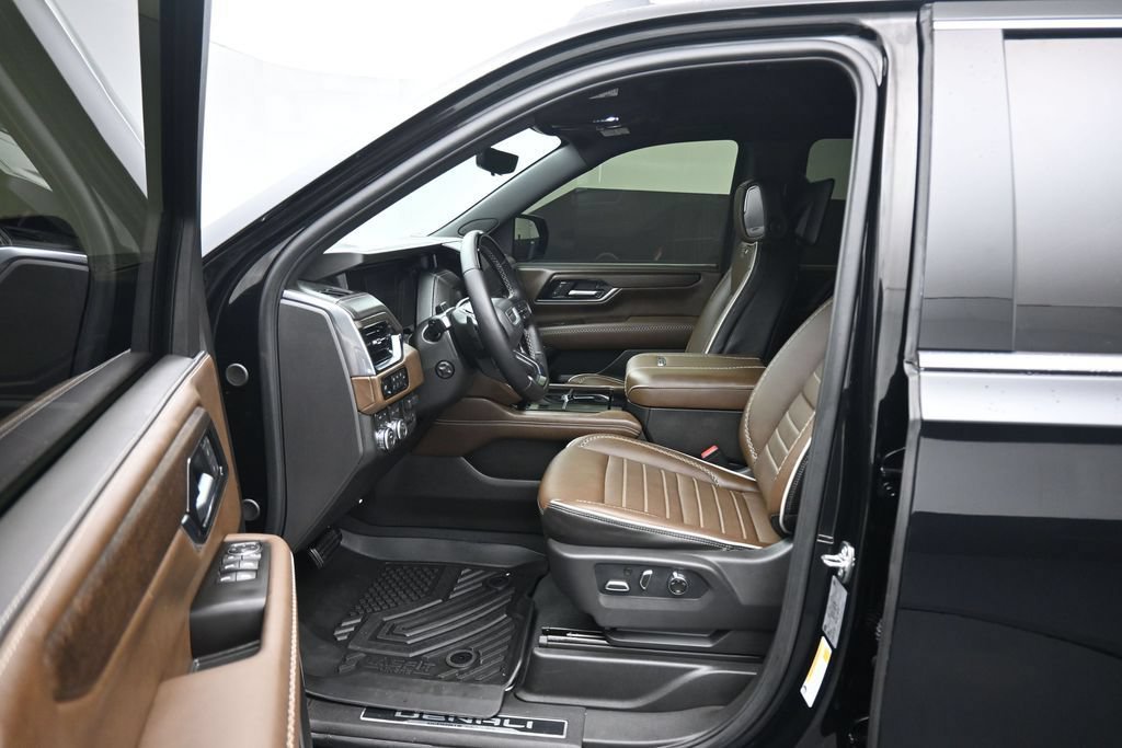 Used 2026 GMC Yukon XL Denali Ultimate AWD/4WD image 12