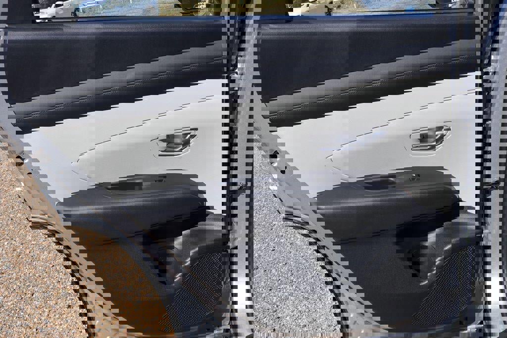 New 2026 Hyundai Tucson SE image 13