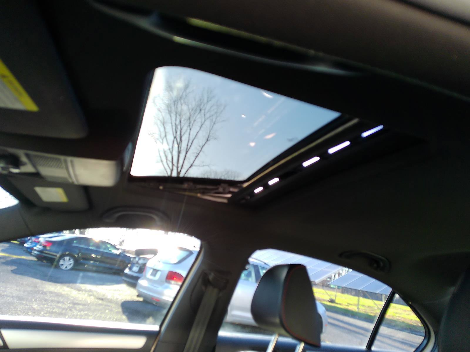 Used 2013 Volkswagen Jetta GLI image 23