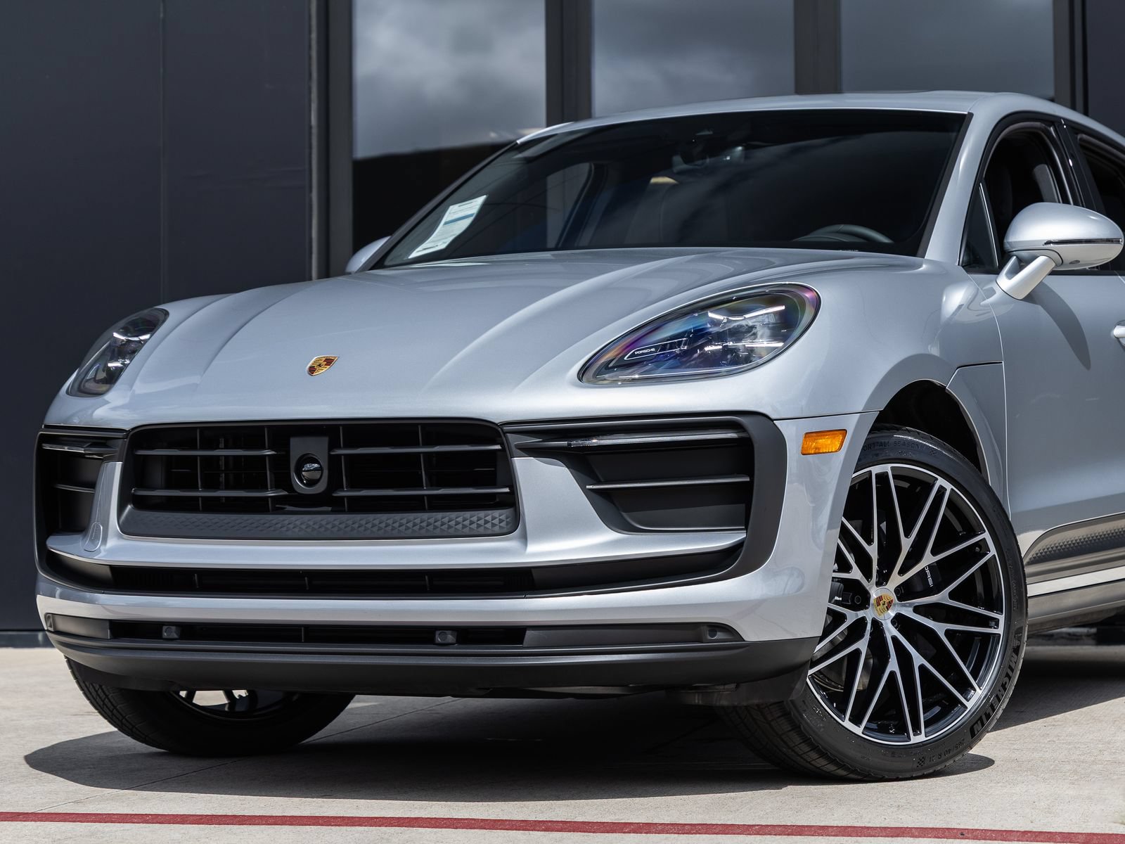 Certified 2026 Porsche Macan AWD/4WD image 7