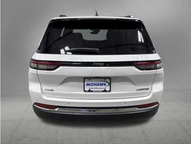 Used 2023 Jeep Grand Cherokee Limited AWD/4WD image 4