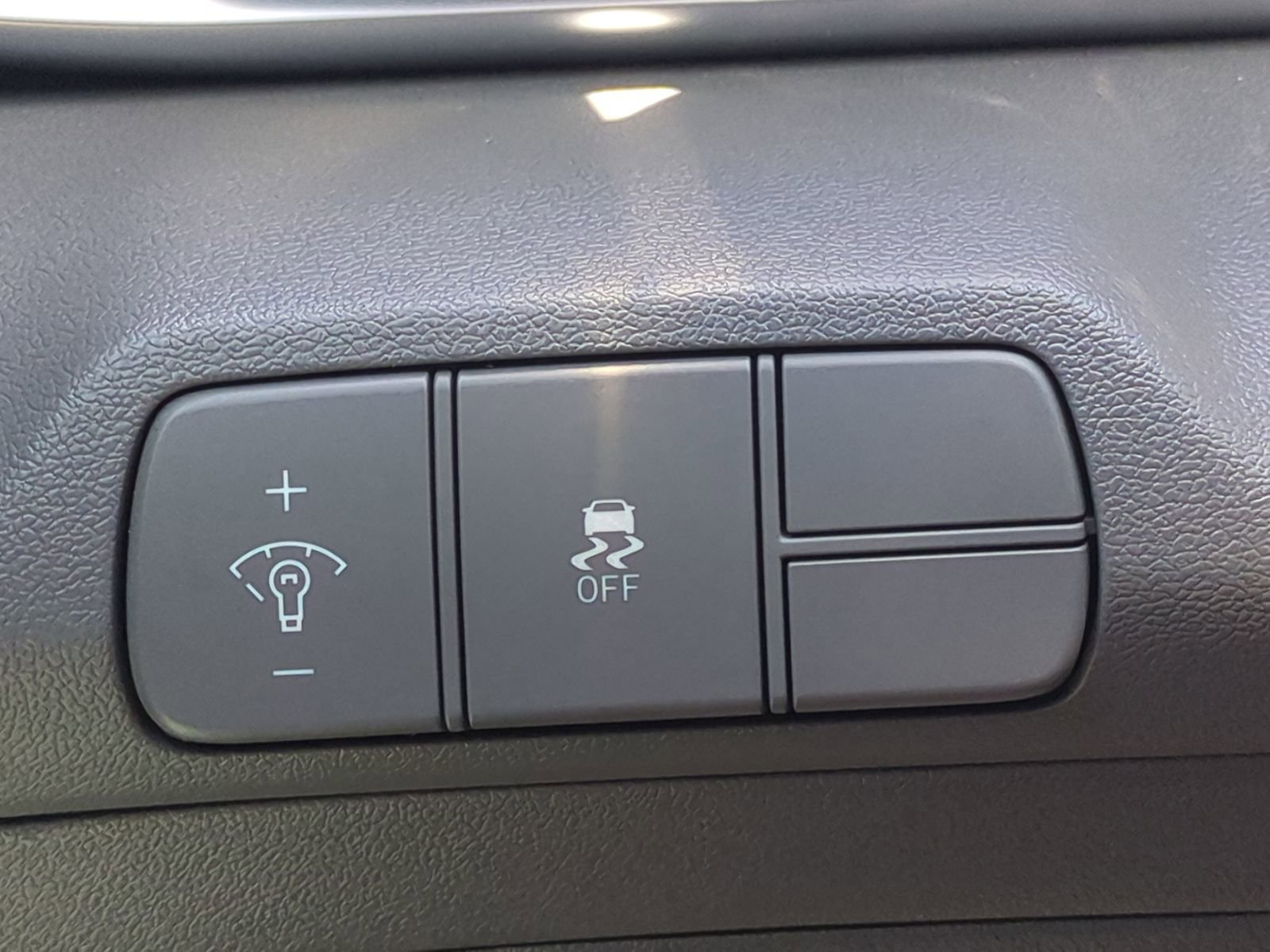Certified 2025 Hyundai Elantra SEL FWD image 28