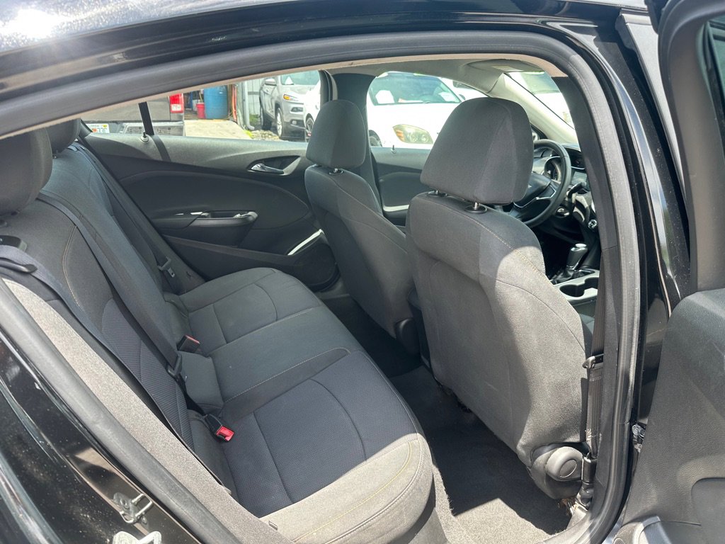 Used 2018 Chevrolet Cruze LS FWD image 14
