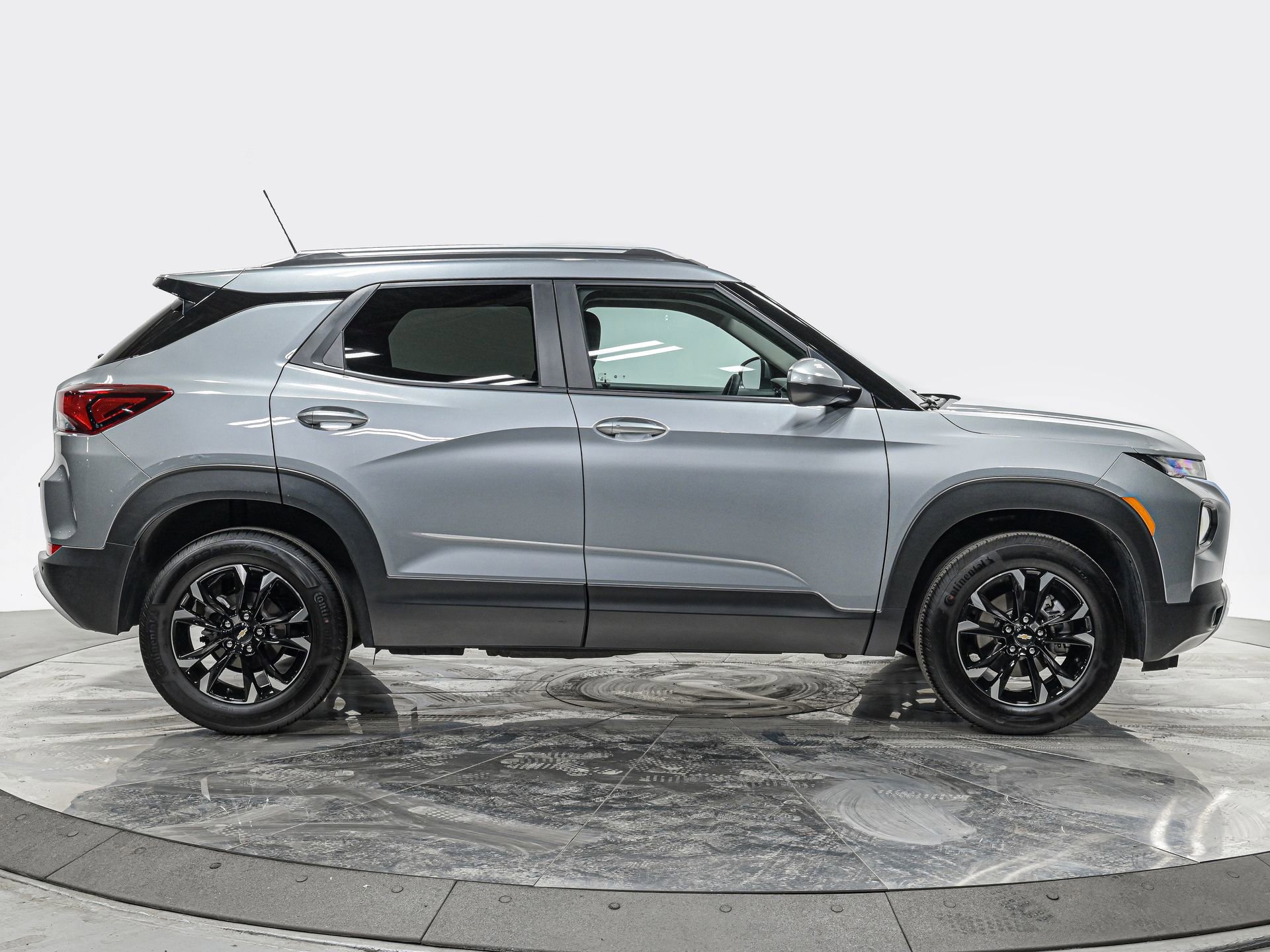Used 2023 Chevrolet TrailBlazer LT w/ Convenience Package AWD/4WD image 8