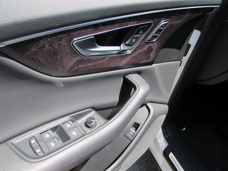 Used 2019 Audi Q8 Premium AWD/4WD image 28