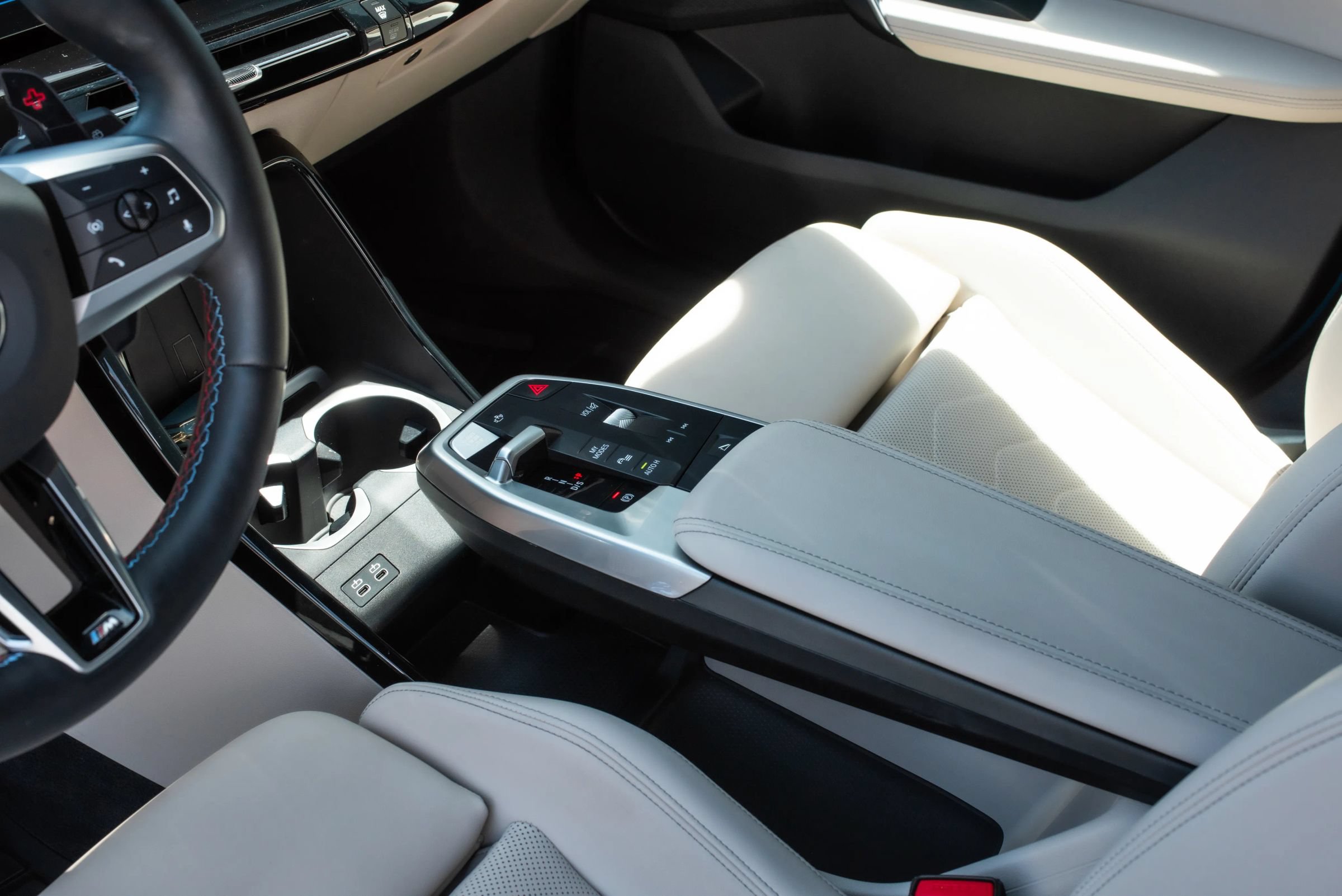 Used 2025 BMW X1 M35i w/ Shadowloine Package AWD/4WD image 15