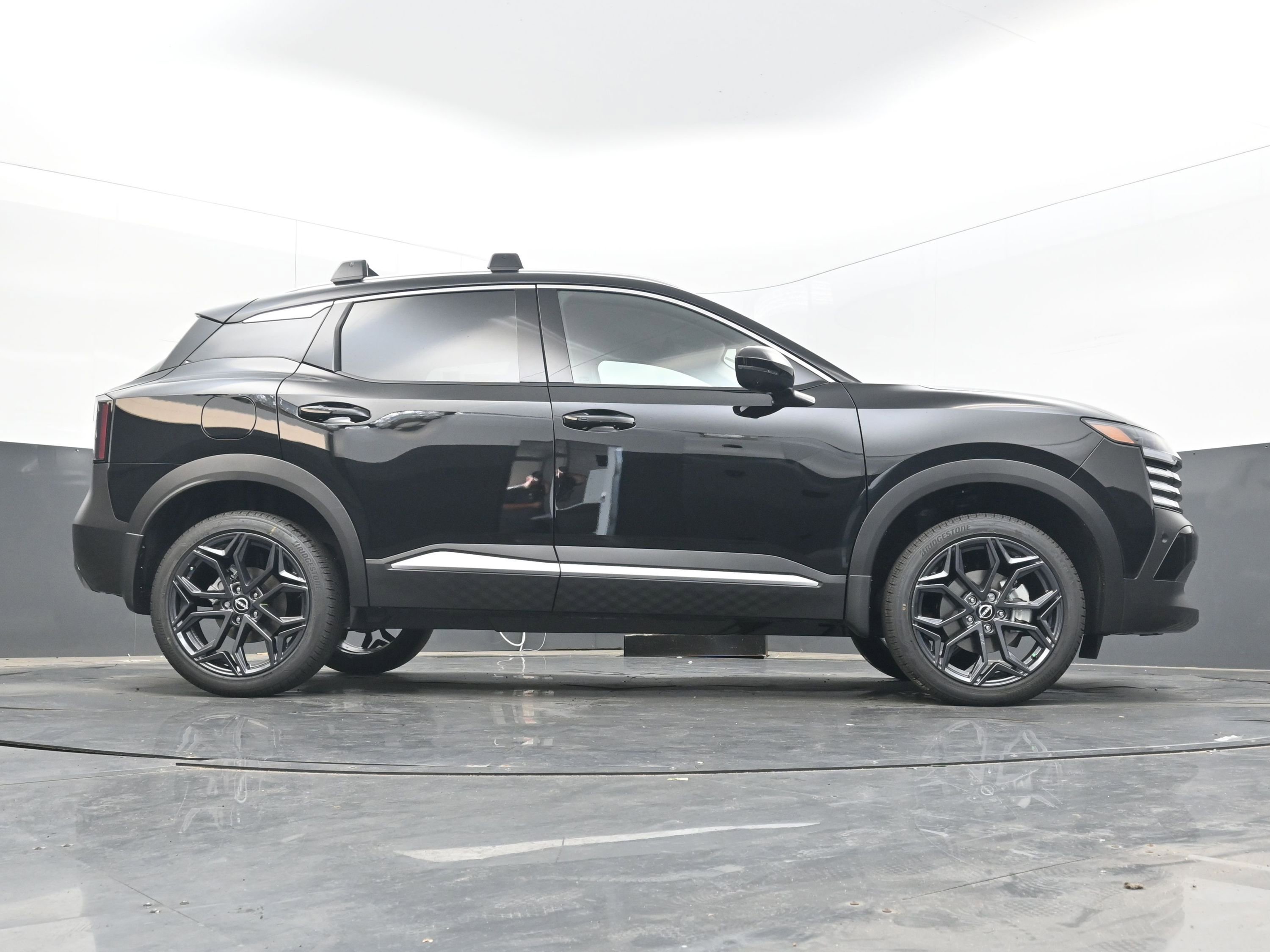 New 2026 Nissan Kicks SR image 27