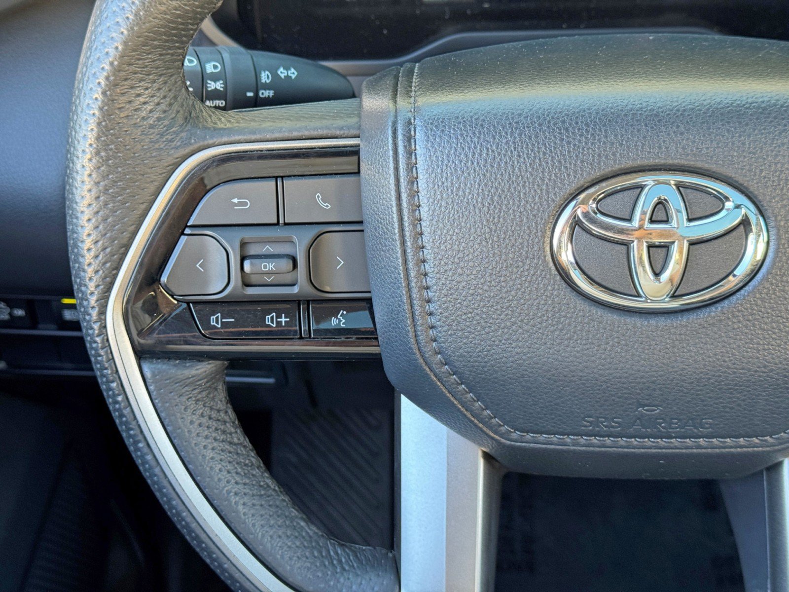 Used 2024 Toyota Tundra Limited AWD/4WD image 22