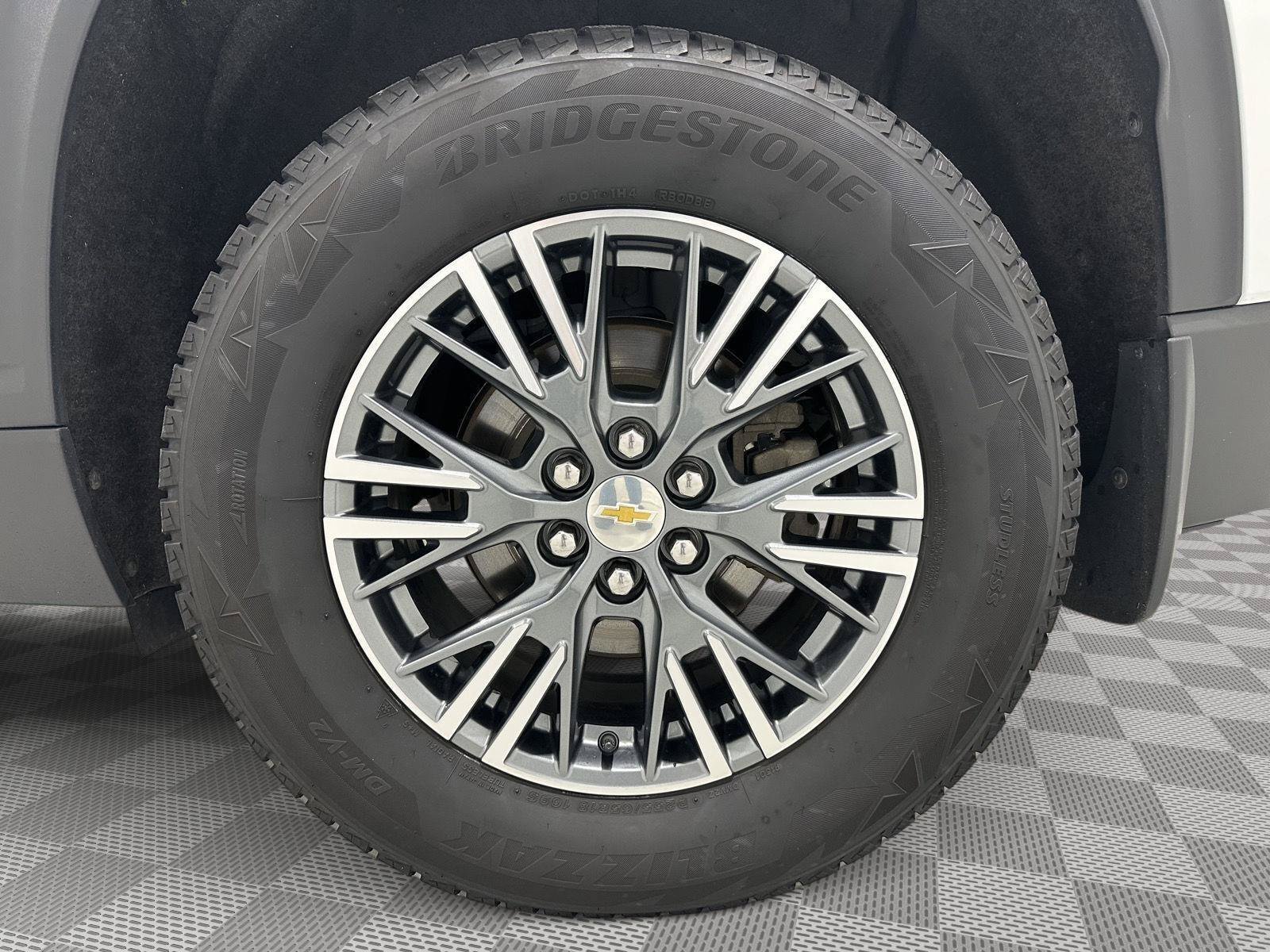 Used 2024 Chevrolet Traverse LT w/ LPO, Floor Liner Package AWD/4WD image 30