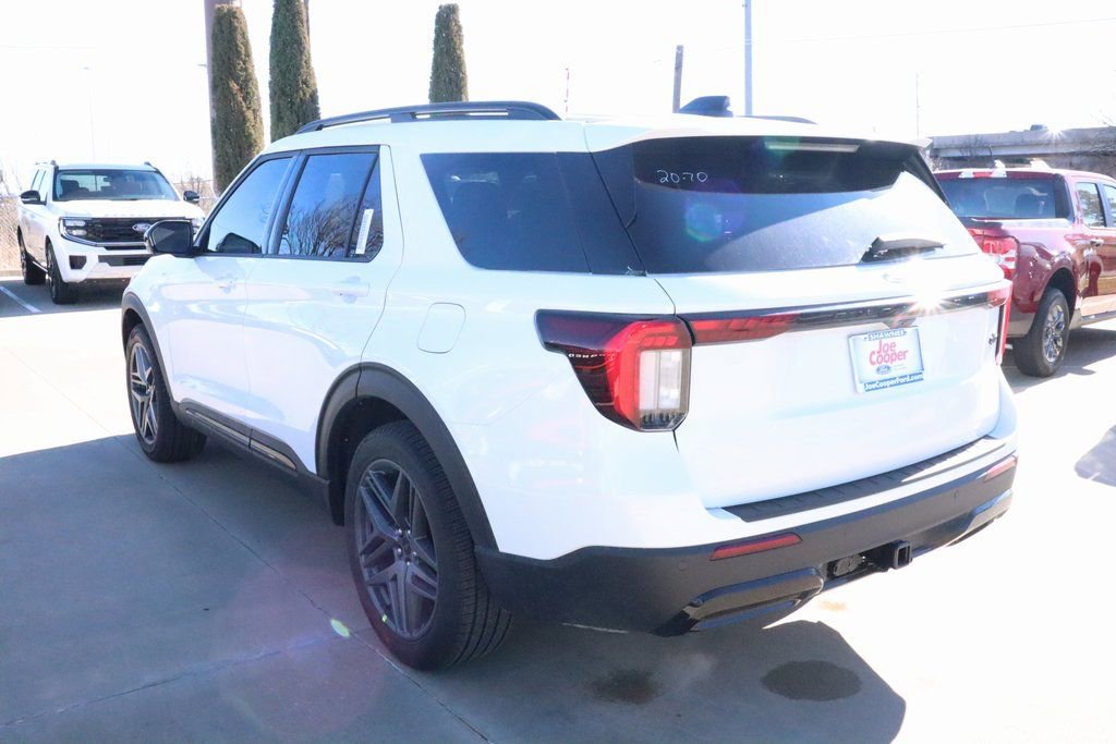 New 2026 Ford Explorer ST-Line w/ ST-Line Street Pack image 24