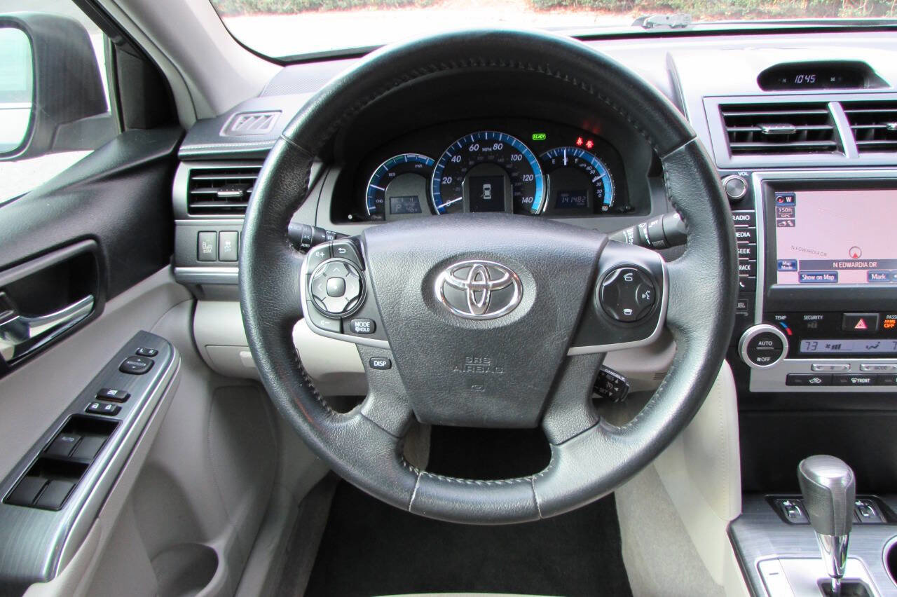 Used 2014 Toyota Camry XLE image 17