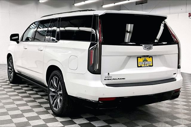 Used 2022 Cadillac Escalade ESV Sport Platinum image 3