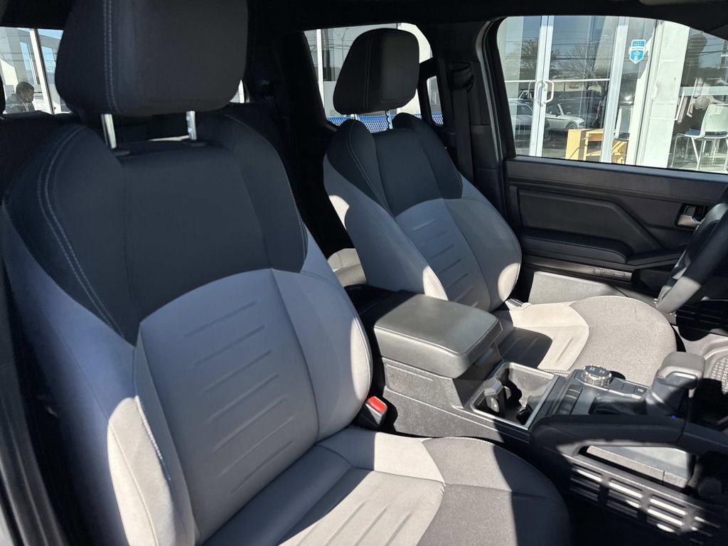 Used 2025 Toyota Tacoma TRD Sport image 11