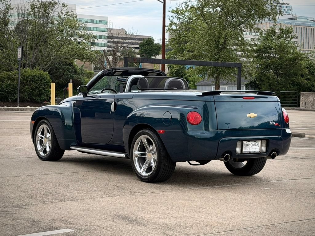 Used 2005 Chevrolet SSR w/ Preferred Equipment Group RWD image 6