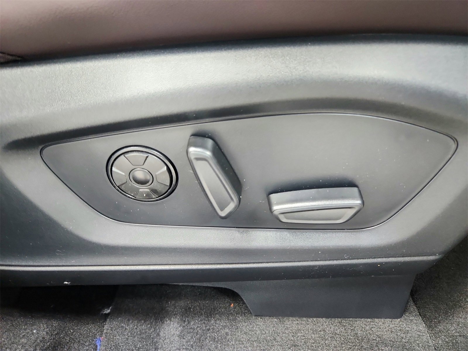 New 2026 Ford Explorer Platinum image 40