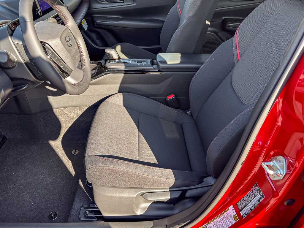 New 2026 Toyota Prius Plug-In Hybrid SE image 11