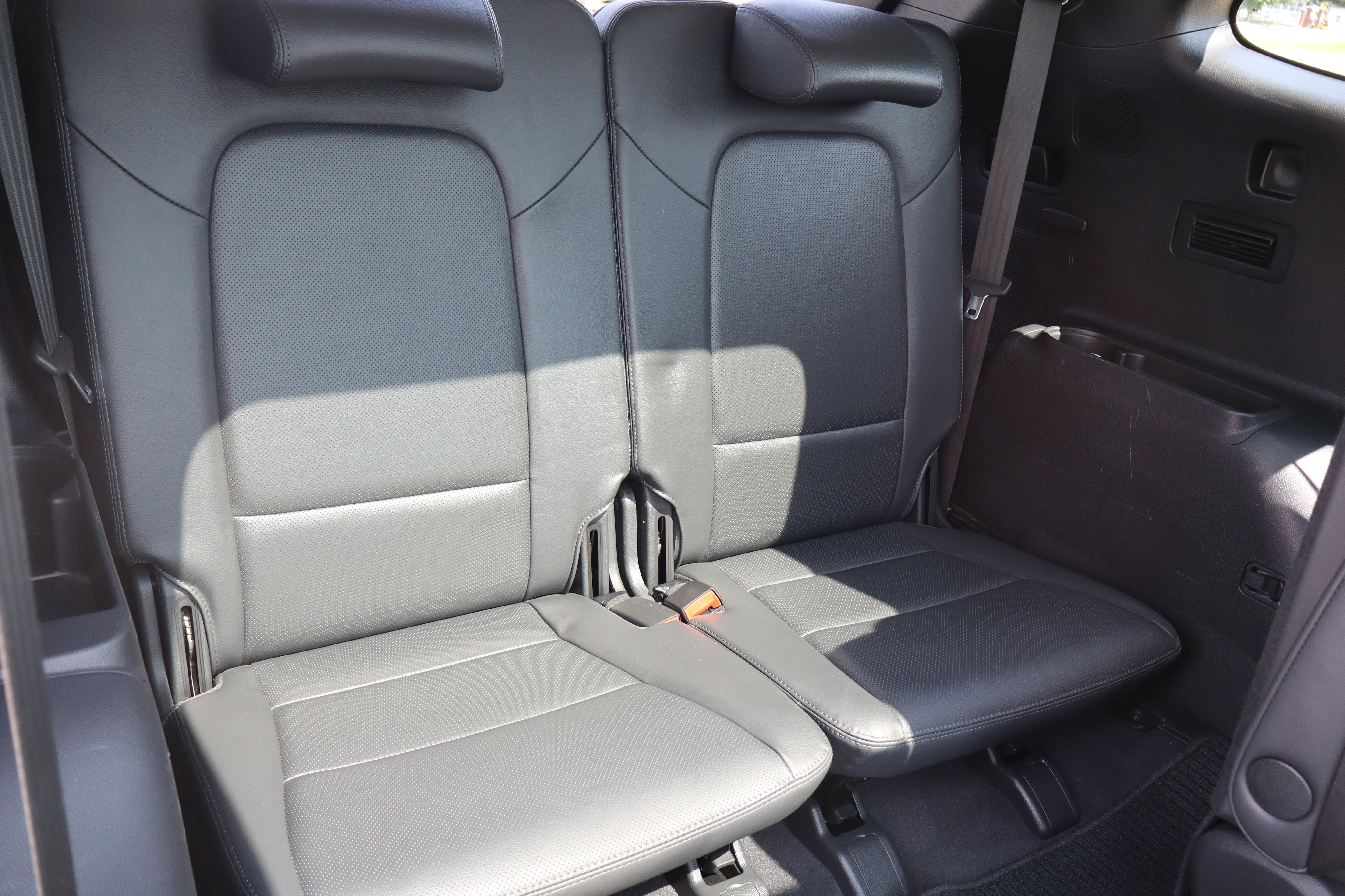 Used 2018 Hyundai Santa Fe Limited FWD image 12