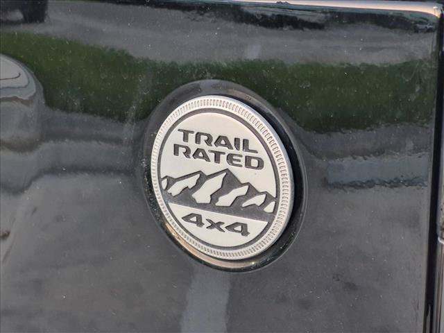 Used 2018 Jeep Wrangler Unlimited Sahara AWD/4WD image 10