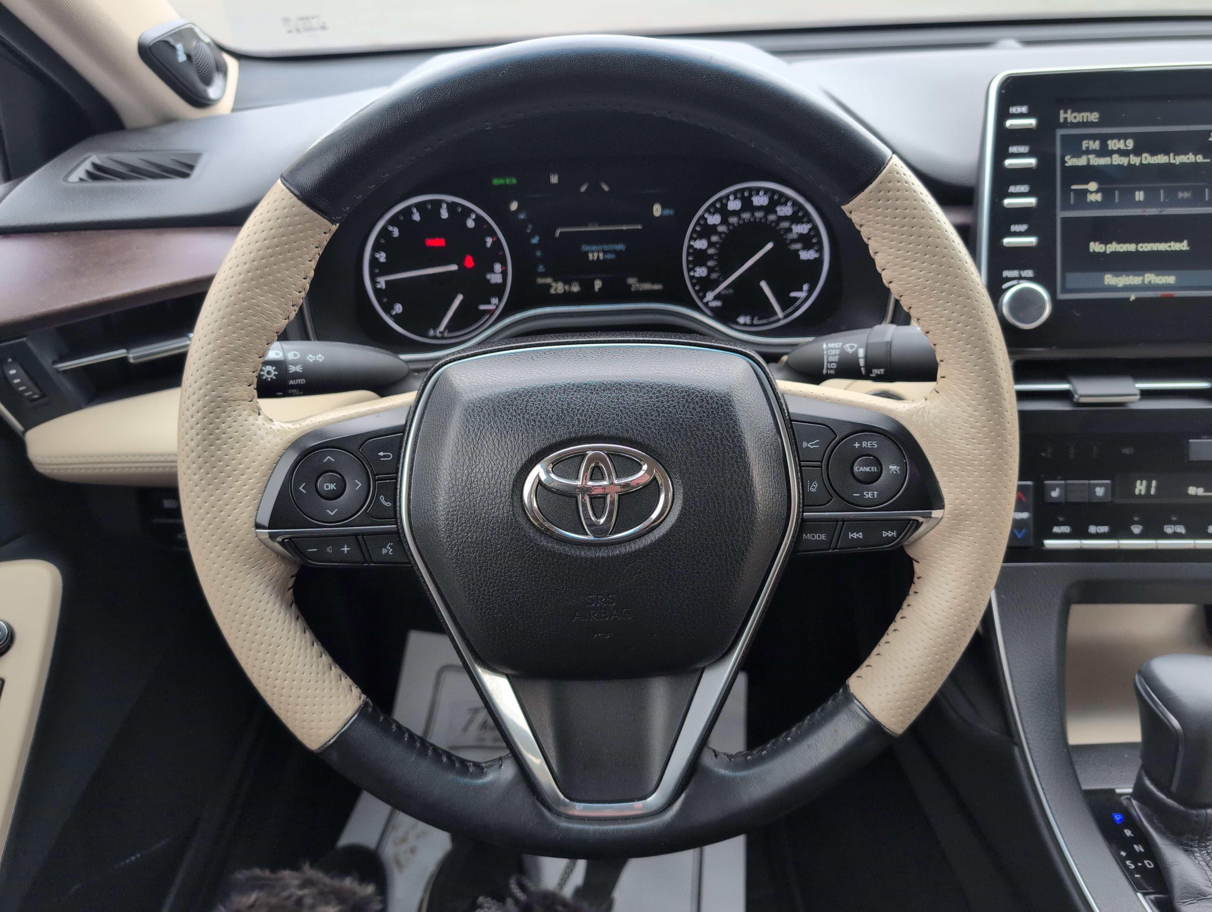 Used 2019 Toyota Avalon Limited image 22