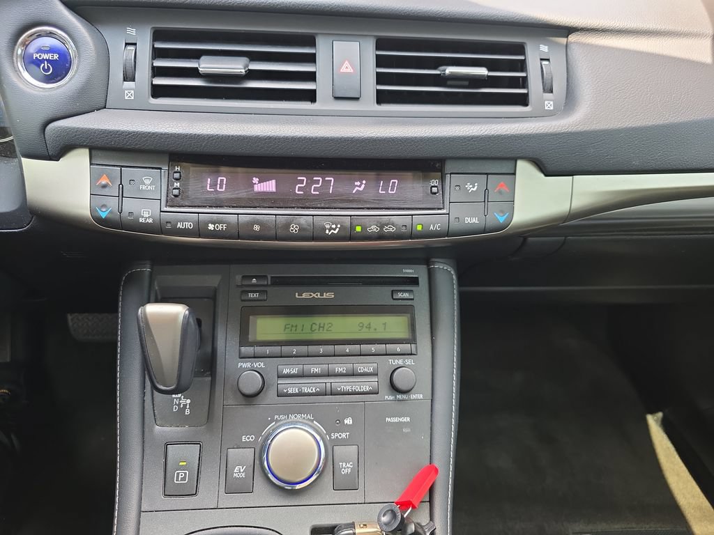 Used 2016 Lexus CT 200h w/ Accessory Package 2 FWD image 29