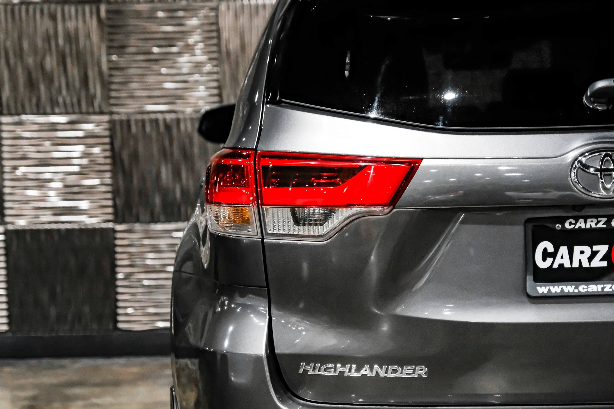 Used 2018 Toyota Highlander XLE FWD image 52