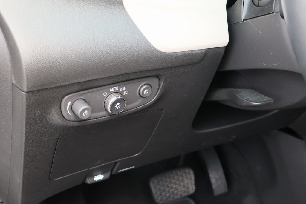 Certified 2022 Buick Encore GX Essence w/ Experience Buick Package FWD image 12