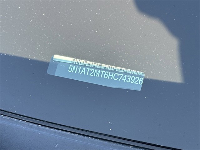 Used 2017 Nissan Rogue SL w/ SL Premium Package image 11