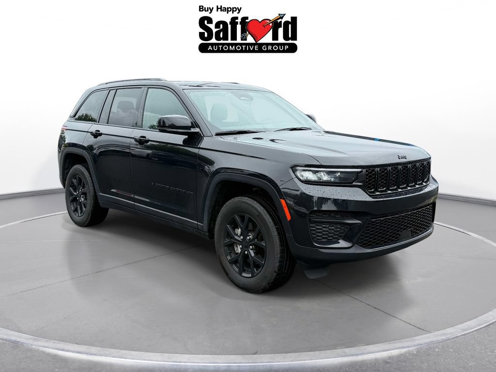 Used 2024 Jeep Grand Cherokee Altitude AWD/4WD image 10