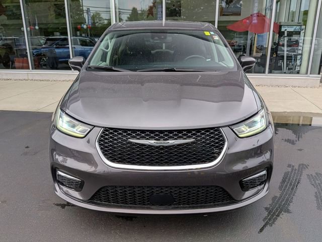 Used 2023 Chrysler Pacifica Touring-L FWD image 8