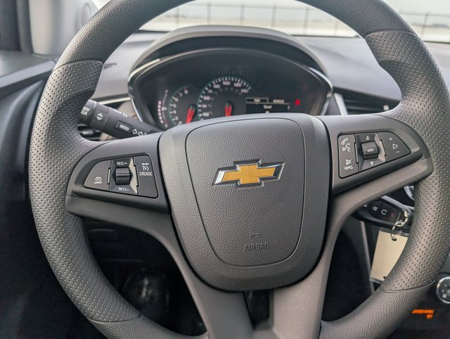 Used 2022 Chevrolet Trax LS w/ Tint and Cruise Package image 19