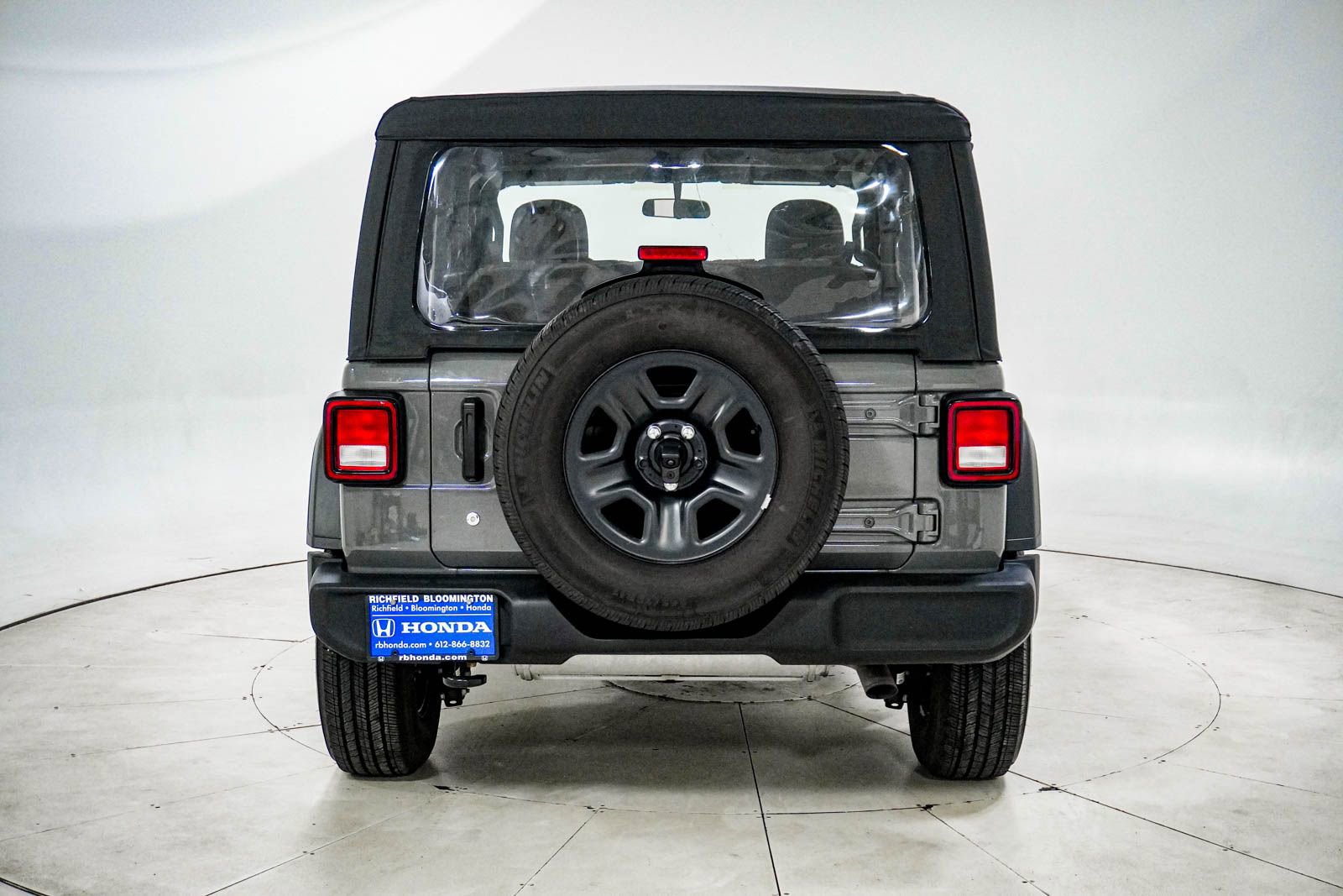Used 2023 Jeep Wrangler Sport AWD/4WD image 6