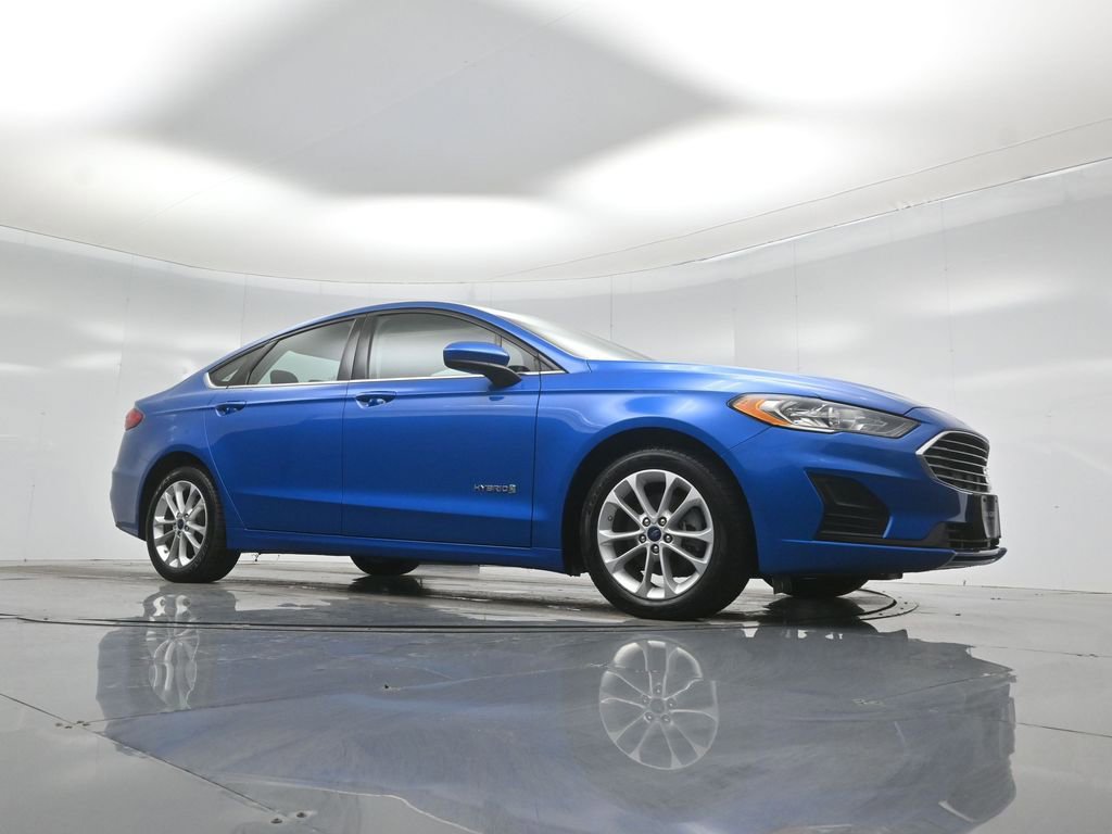 Certified 2019 Ford Fusion SE FWD image 3