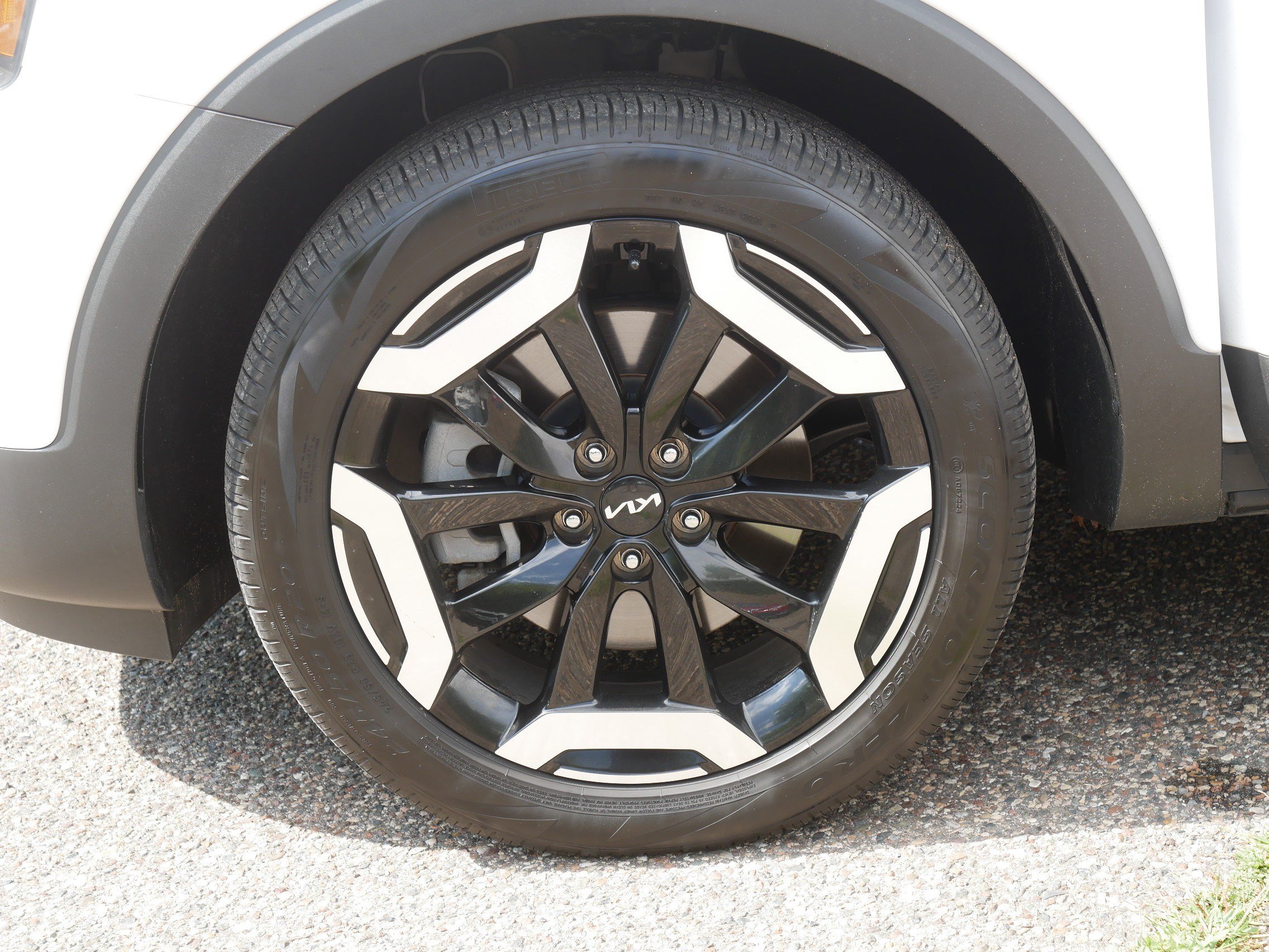 Certified 2024 Kia Telluride S w/ S Sunroof Package AWD/4WD image 15