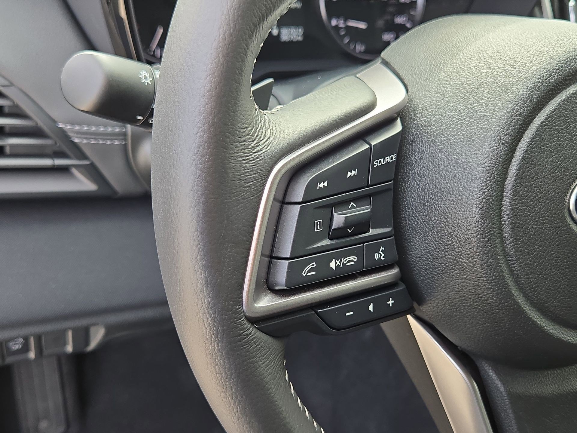 Used 2025 Subaru Outback Premium image 18