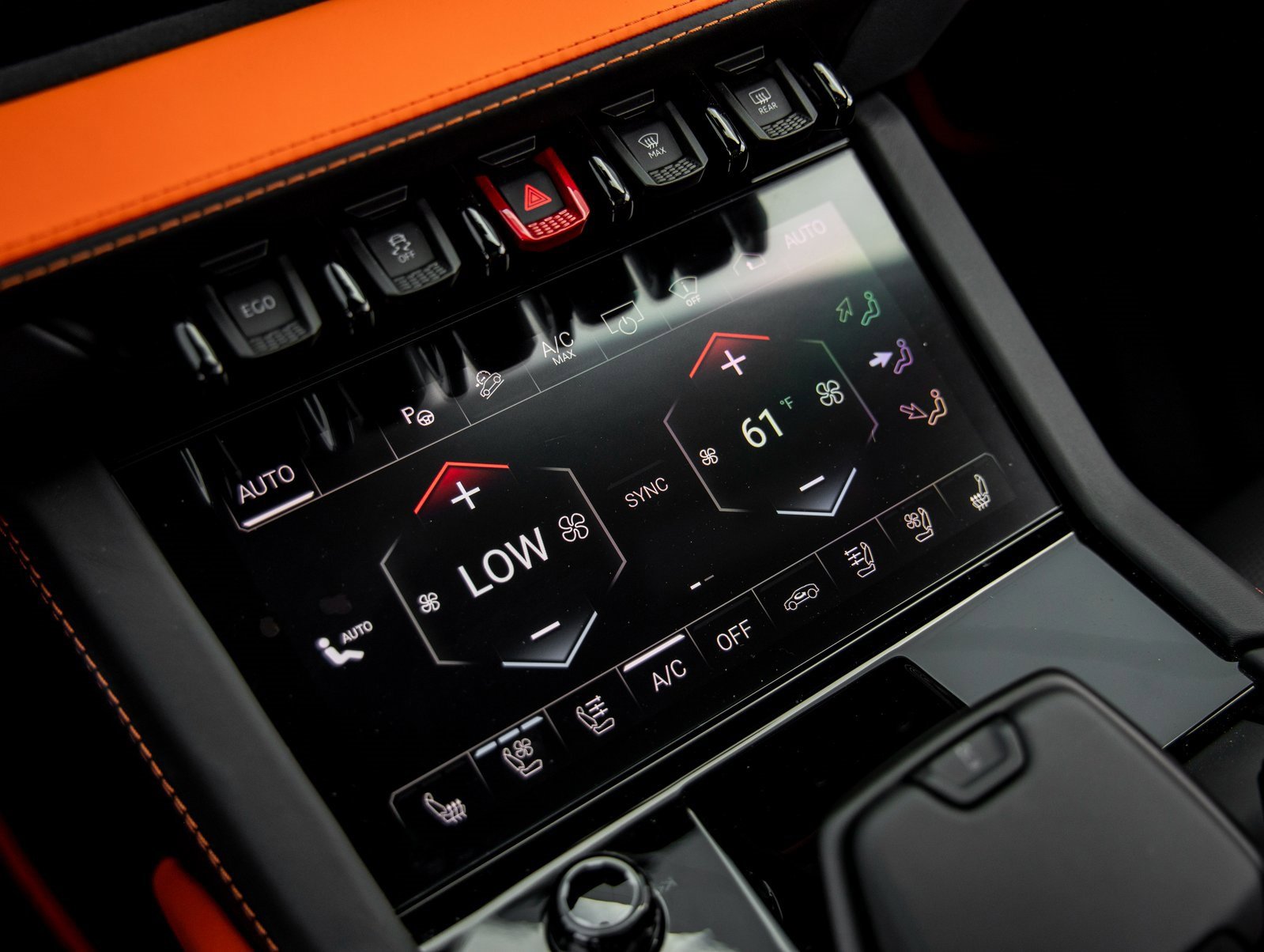 Used 2025 Lamborghini Urus SE image 30