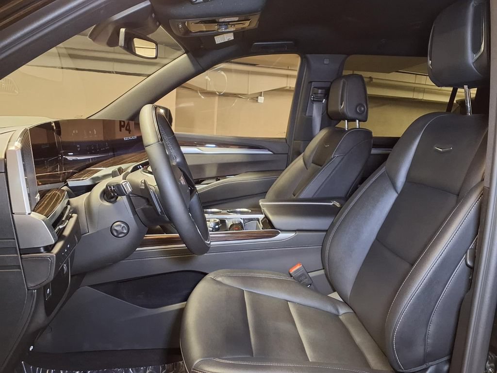 Certified 2025 Cadillac Escalade ESV Luxury AWD/4WD image 12