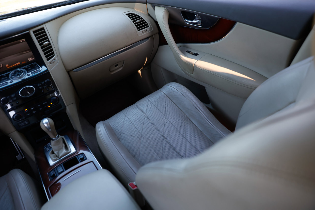 Used 2009 INFINITI FX35 AWD w/ Navigation Pkg image 22