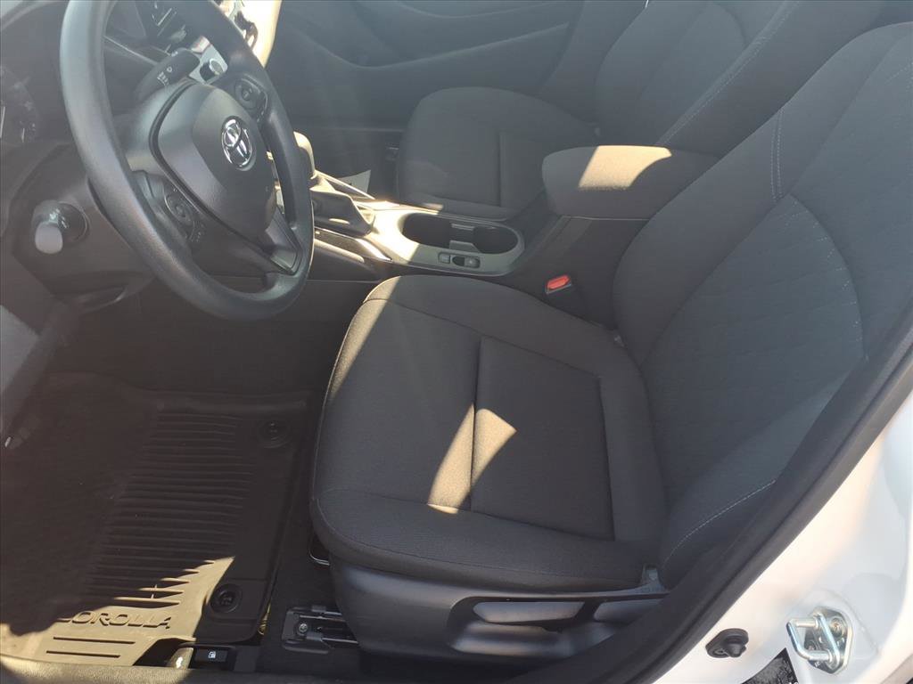 Used 2025 Toyota Corolla LE image 10