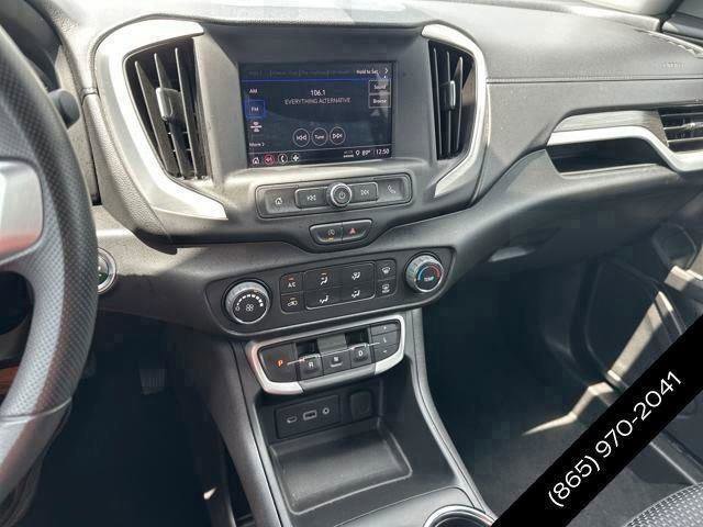 Used 2024 GMC Terrain SLE image 15