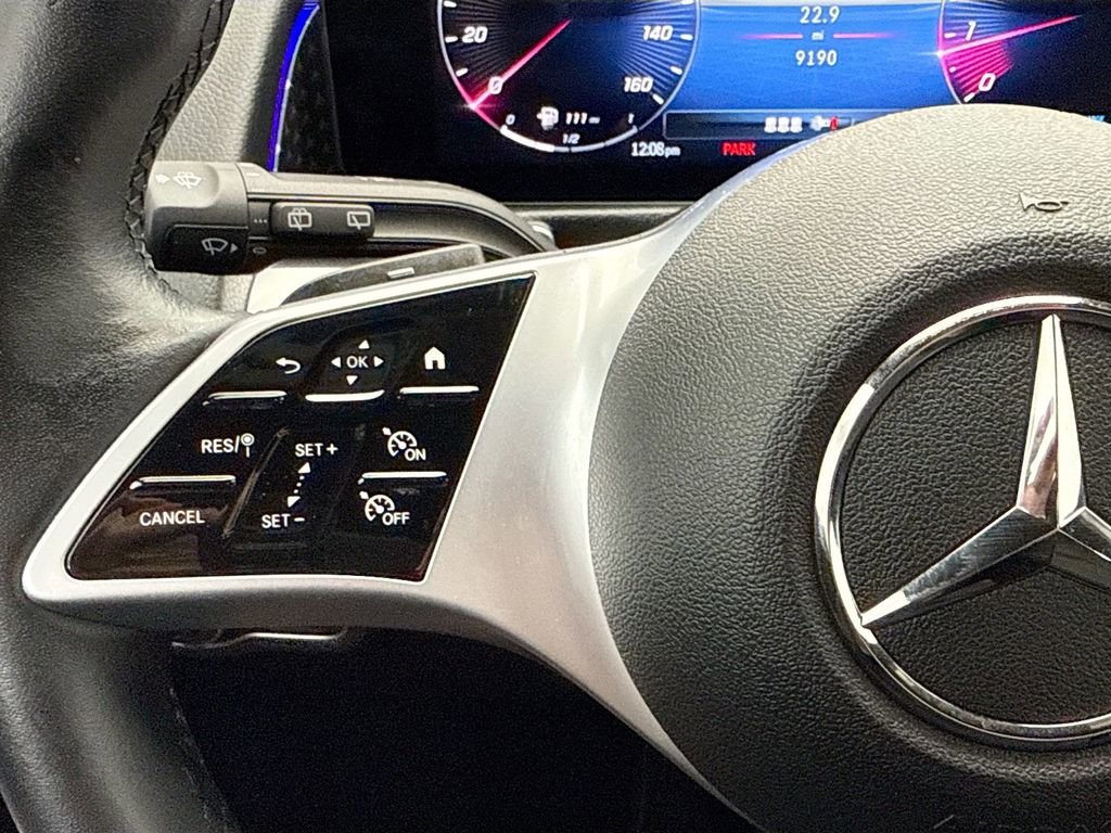 Used 2025 Mercedes-Benz GLB 250 image 11