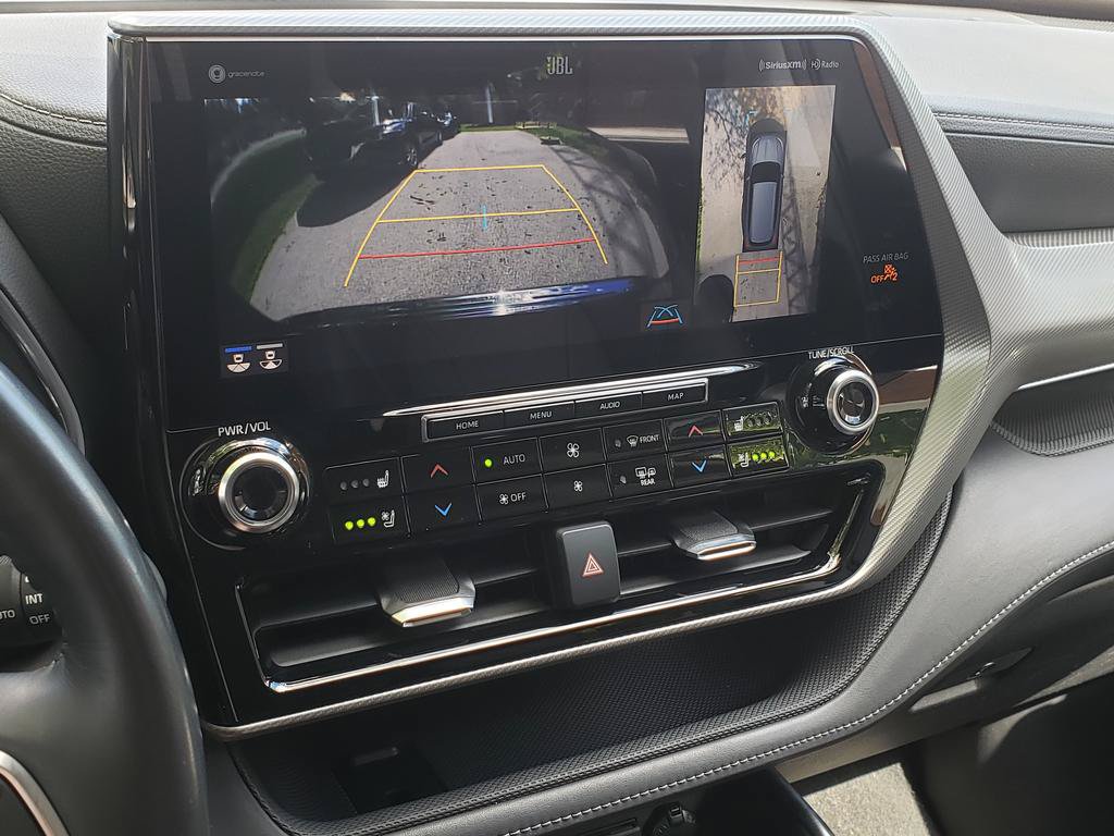 Used 2021 Toyota Highlander Platinum AWD/4WD image 22