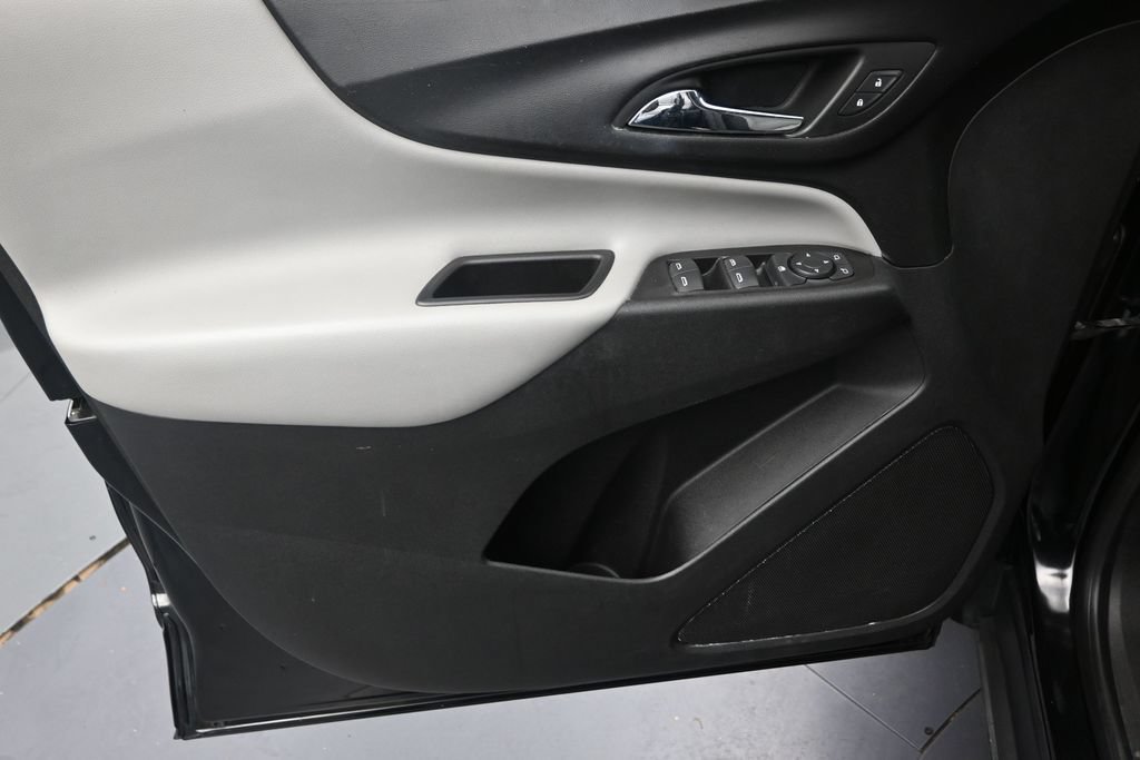 Used 2019 Chevrolet Equinox LS FWD image 11