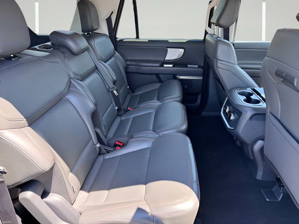 Used 2025 Ford Expedition Max Active RWD image 12