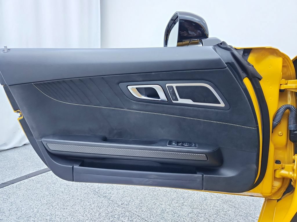 Used 2016 Mercedes-Benz AMG GT S w/ Exclusive Interior Package image 21