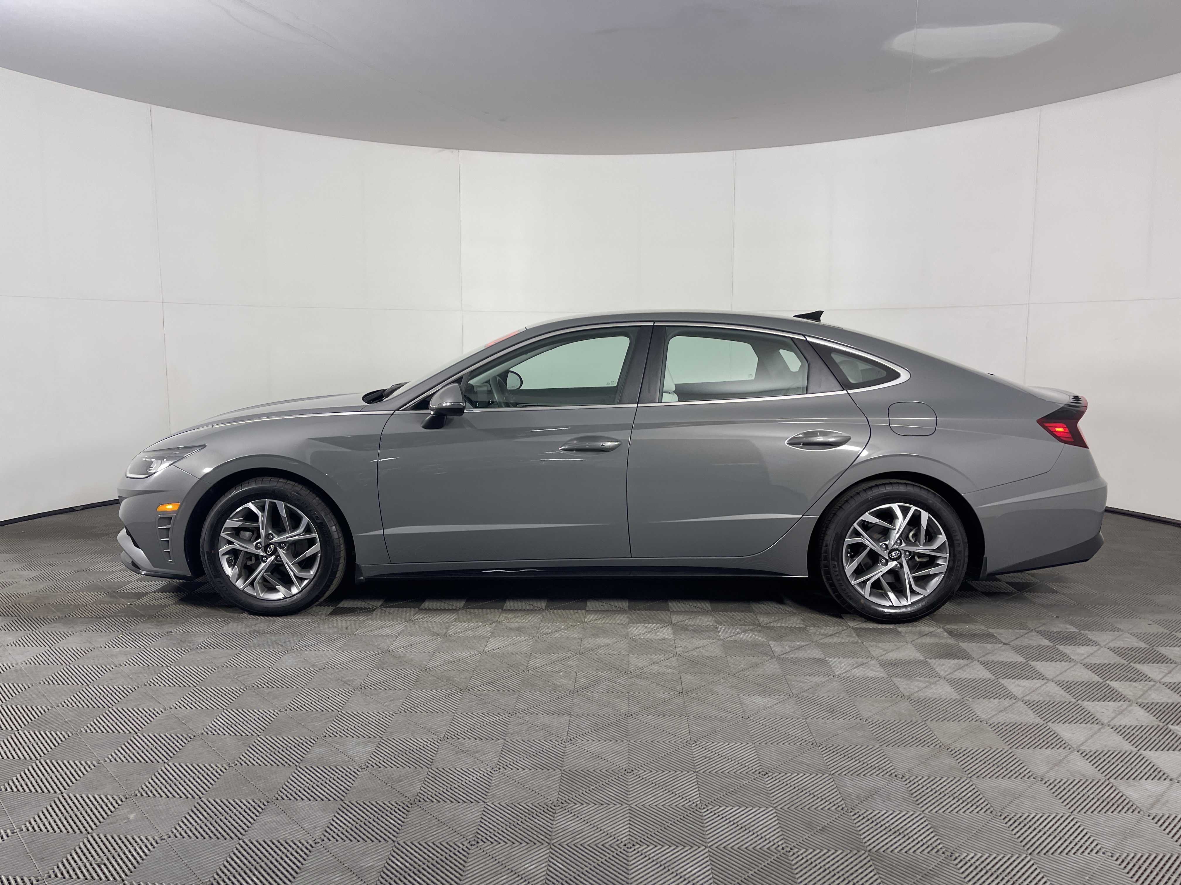 Used 2022 Hyundai Sonata SEL image 3