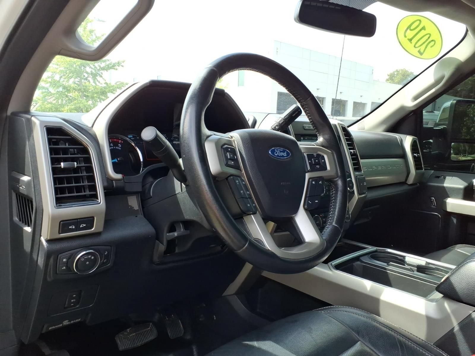 Used 2019 Ford F350 Lariat w/ Chrome Package AWD/4WD image 18