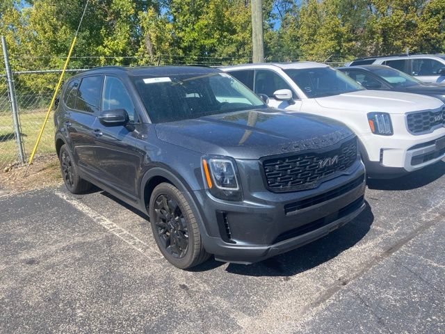 Used 2022 Kia Telluride EX w/ EX Premium Package AWD/4WD image 3